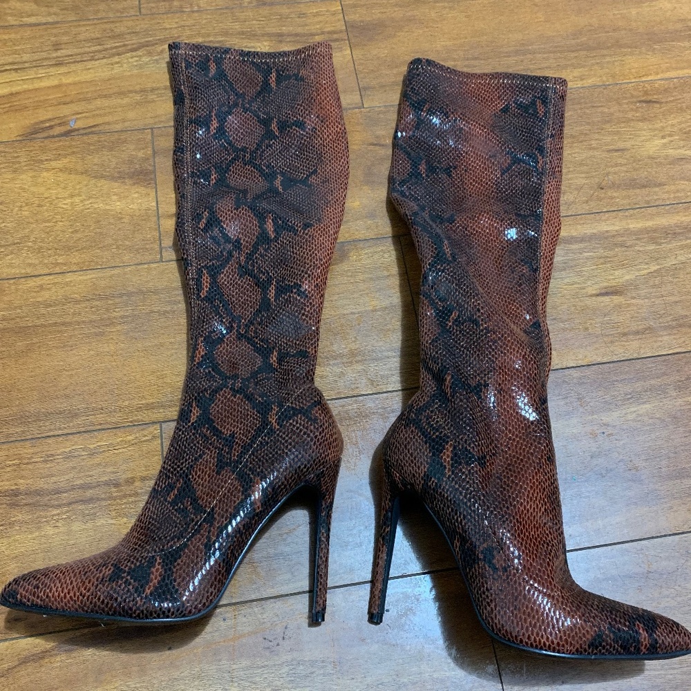 Fashion Nova You Kneed This Boots Chocolate Snake Size 7